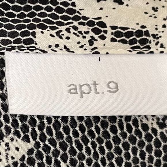 apt. 9 Silk Black & White Floral Long Sleeve V-Neck Button Down Blouse, S-M - Picture 8 of 12